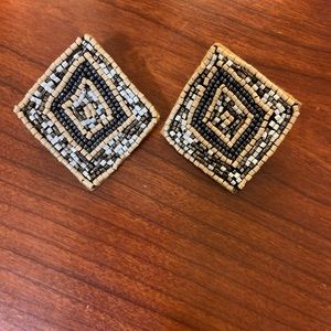 EUC boutique earrings
